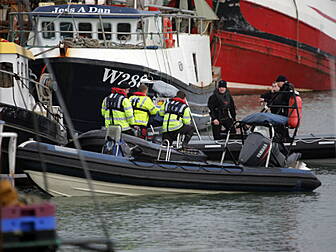 2nd man dies after trawler acc...